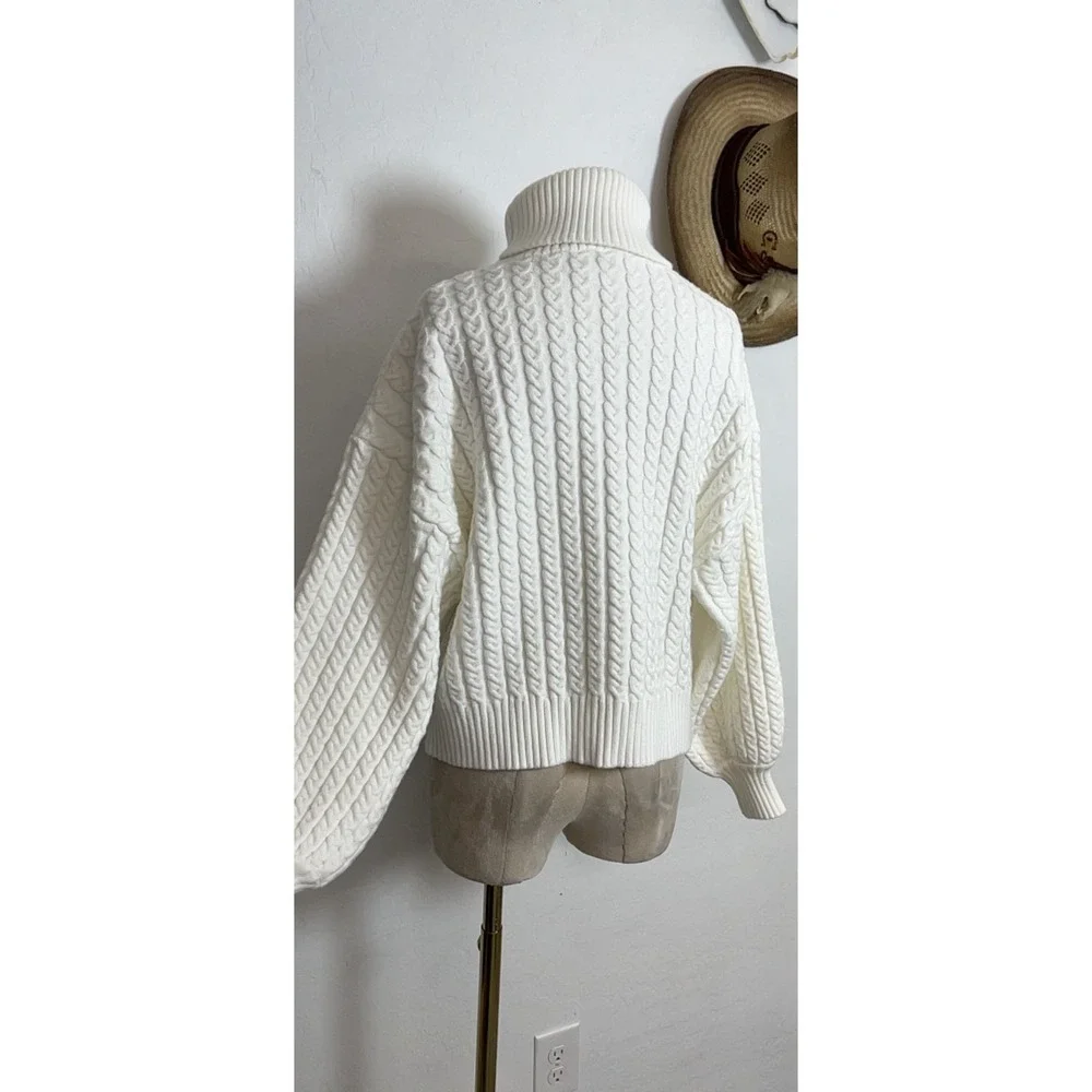 Magaschoni White Cable Knit Turtleneck Sweater Large L Basketweave Cropped Soft
